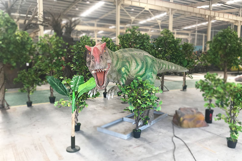 仿真恐龍，仿真角鼻龍