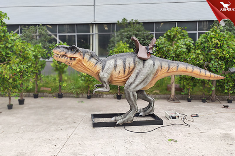 仿真恐龍坐騎，景區(qū)乘坐恐龍